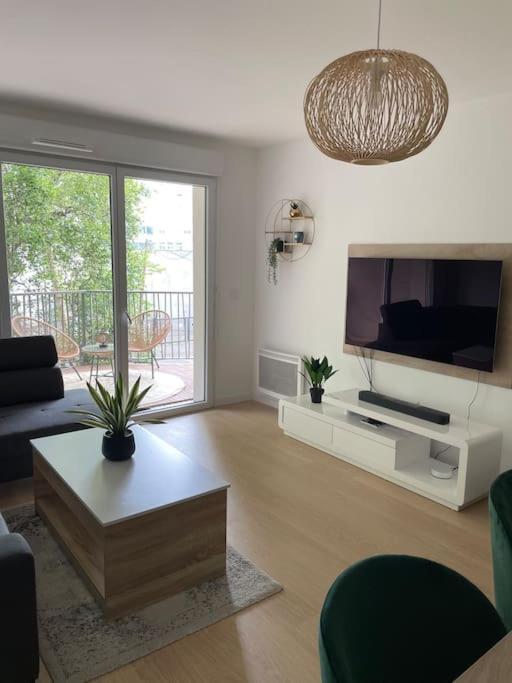 Superbe Appartement En Residence Avec Parking Le Mans Zewnętrze zdjęcie