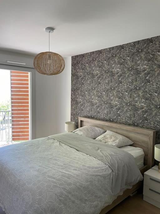 Superbe Appartement En Residence Avec Parking Le Mans Zewnętrze zdjęcie